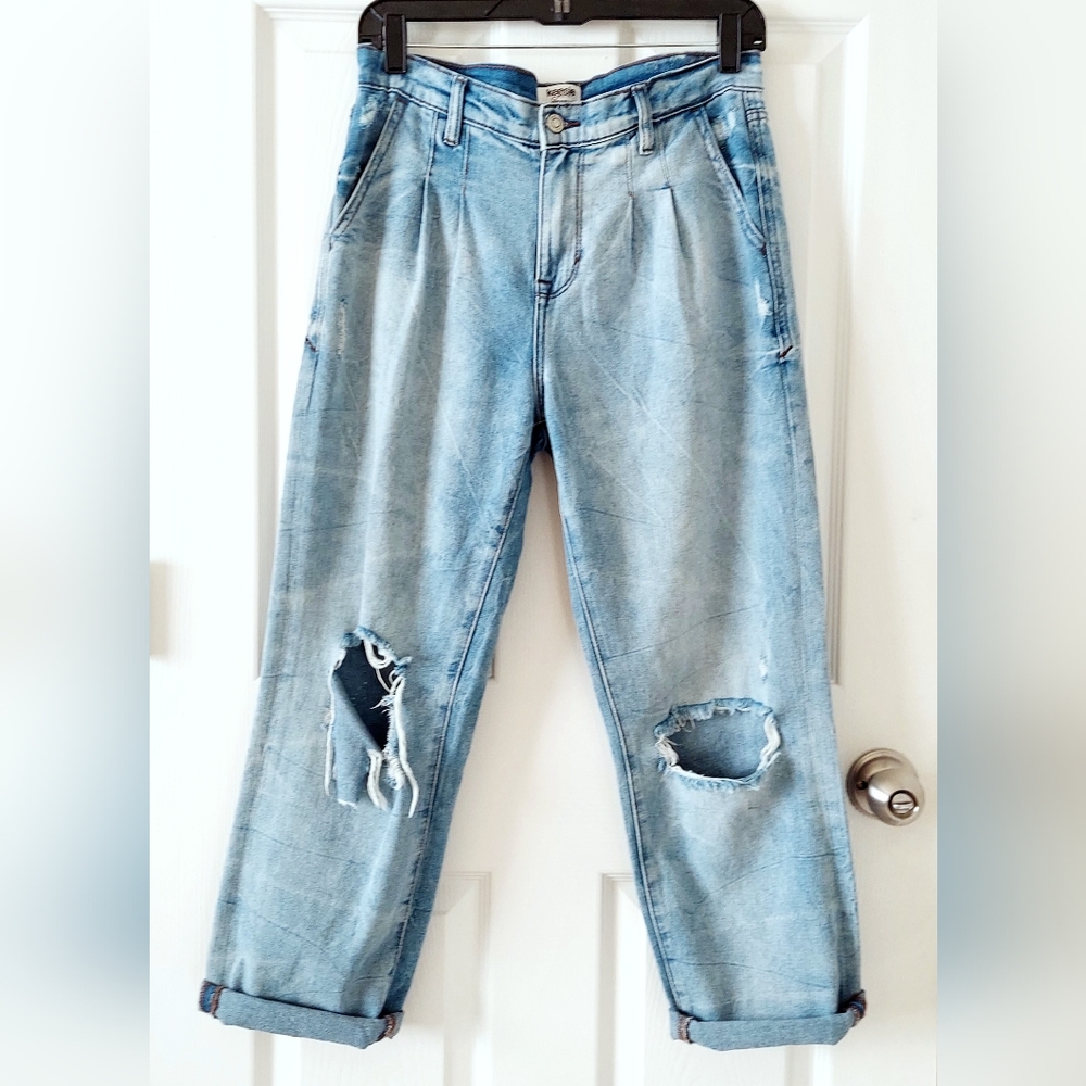 Kensie Distressed High Rise Slouchy Cuffed Jeans